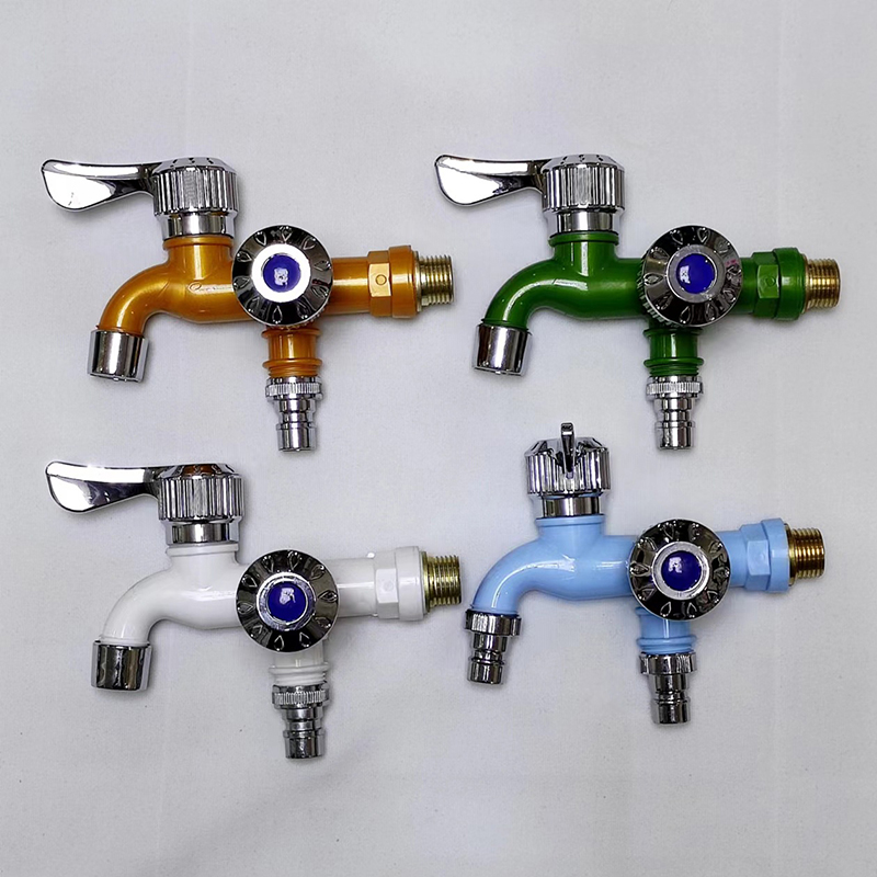Home Bathroom Fittings - Rubinetto di interfaccia universale da 1/2