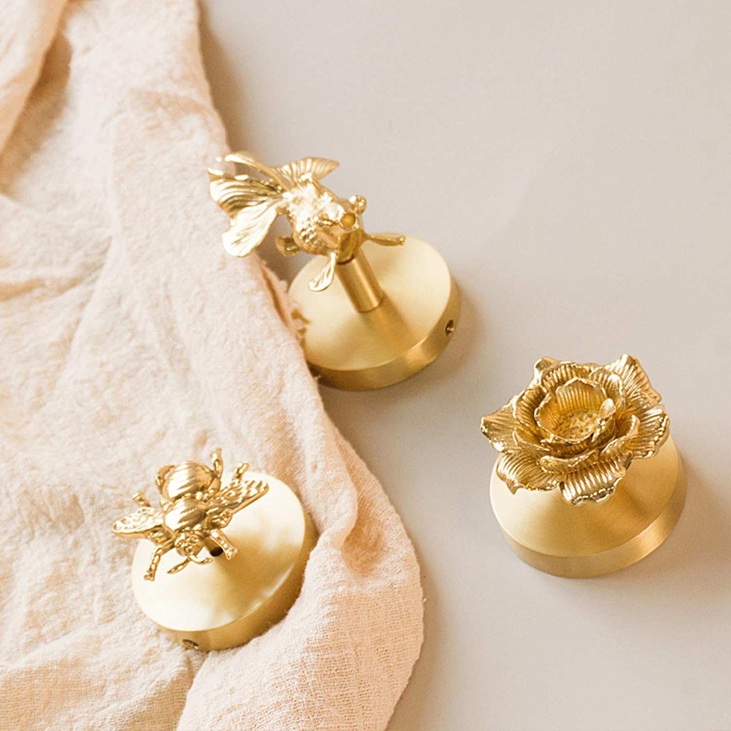 Ganci per vestiti in ottone ma - Home Bathroom Key recensione e prezzo